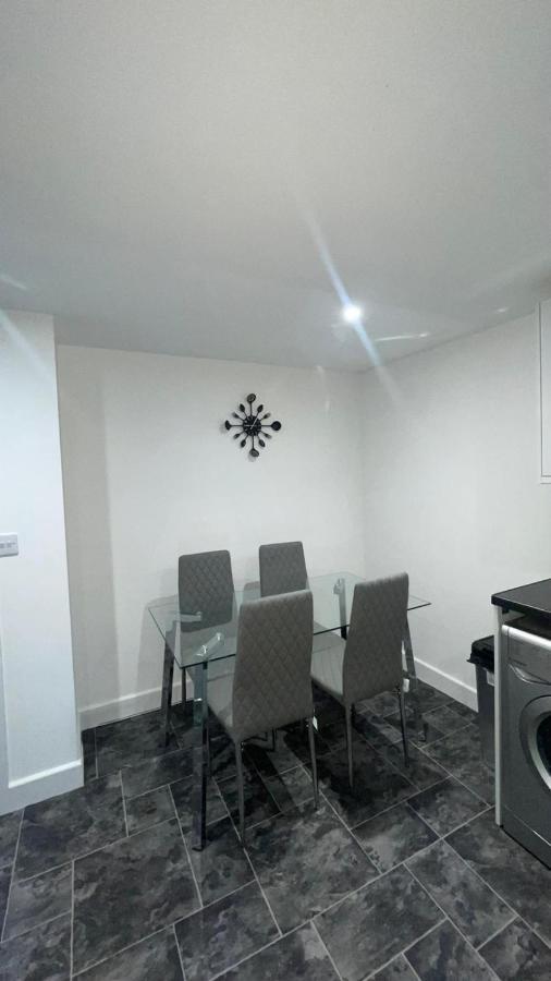 2 Bed Room Luxury Apartment In Old Kent Road لندن المظهر الخارجي الصورة
