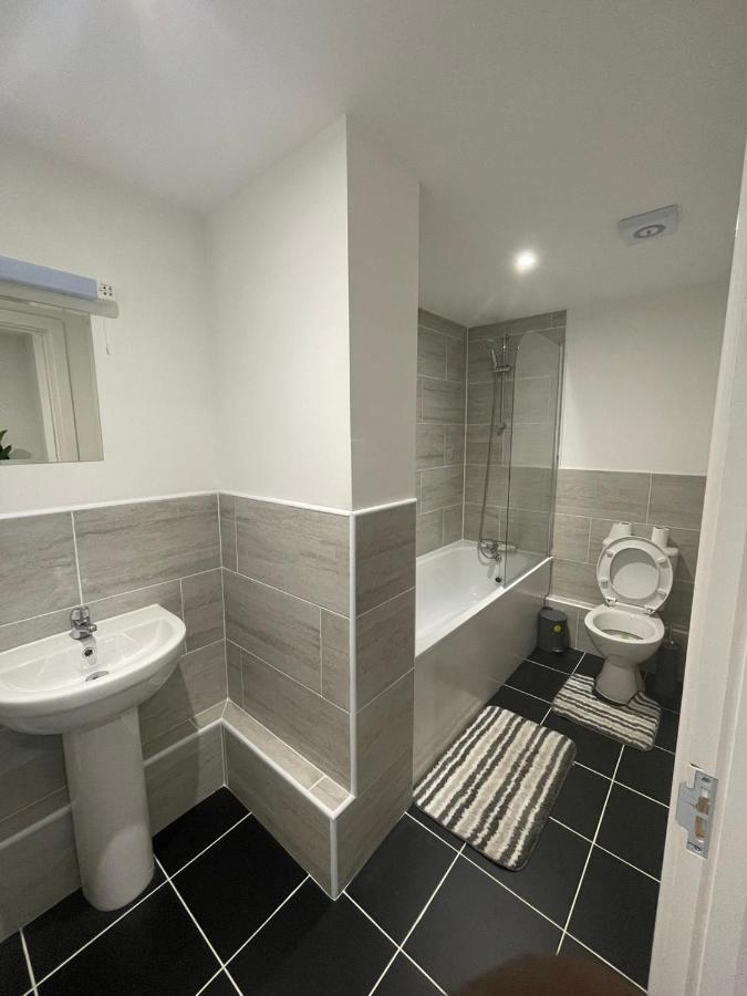 2 Bed Room Luxury Apartment In Old Kent Road لندن المظهر الخارجي الصورة